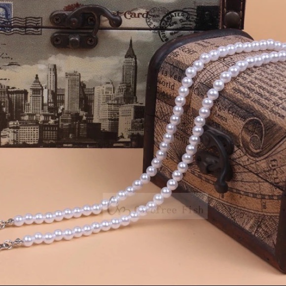 Pearl interchangeable bra straps. - Picture 3 of 5